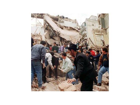 Fotografia de archivo del atentado a la AMIA ocurrido el 18 de Julio de 1994 en el que murieron 85 personas.