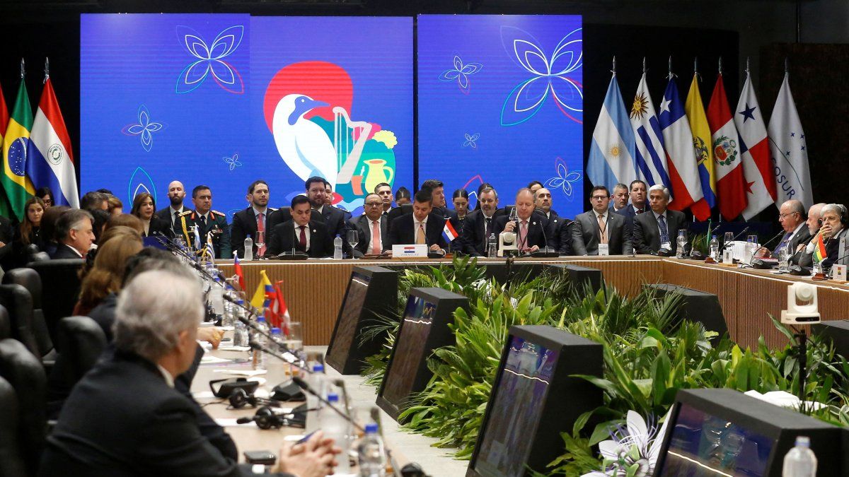 The Mercosur summit in Paraguay began with Javier Milei absent