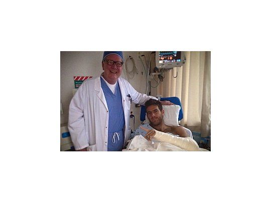 La foto que Del Potro subió a Facebook oficial, luego de ser operado en la Clínica Mayo.