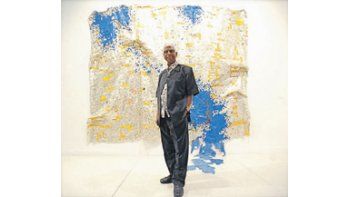 ámbito.com | El Anatsui, artista africano de portentosa imaginación, que hoy, a los 70 años, es un consagrado en bienales, ferias y museos.