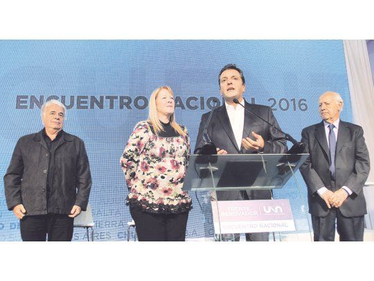 Cuarteto. Sergio Massa presentó a Margarita Stolbizer ayer en el Congreso del Frente Renovador en Parque Norte, junto a José Manuel de la Sota y Roberto Lavagna.