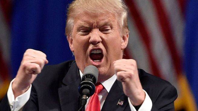 Donald Trump amenazó con una ofensiva devastadora si Irán bloquea el flujo de petróleo en el estrecho de Ormuz.