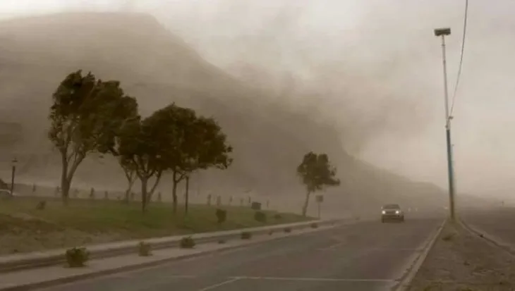 La posibilidad de que haya fuertes vientos afecta a diez provincias, tanto del sur, el centro y la zona cordillerana de la Argentina.