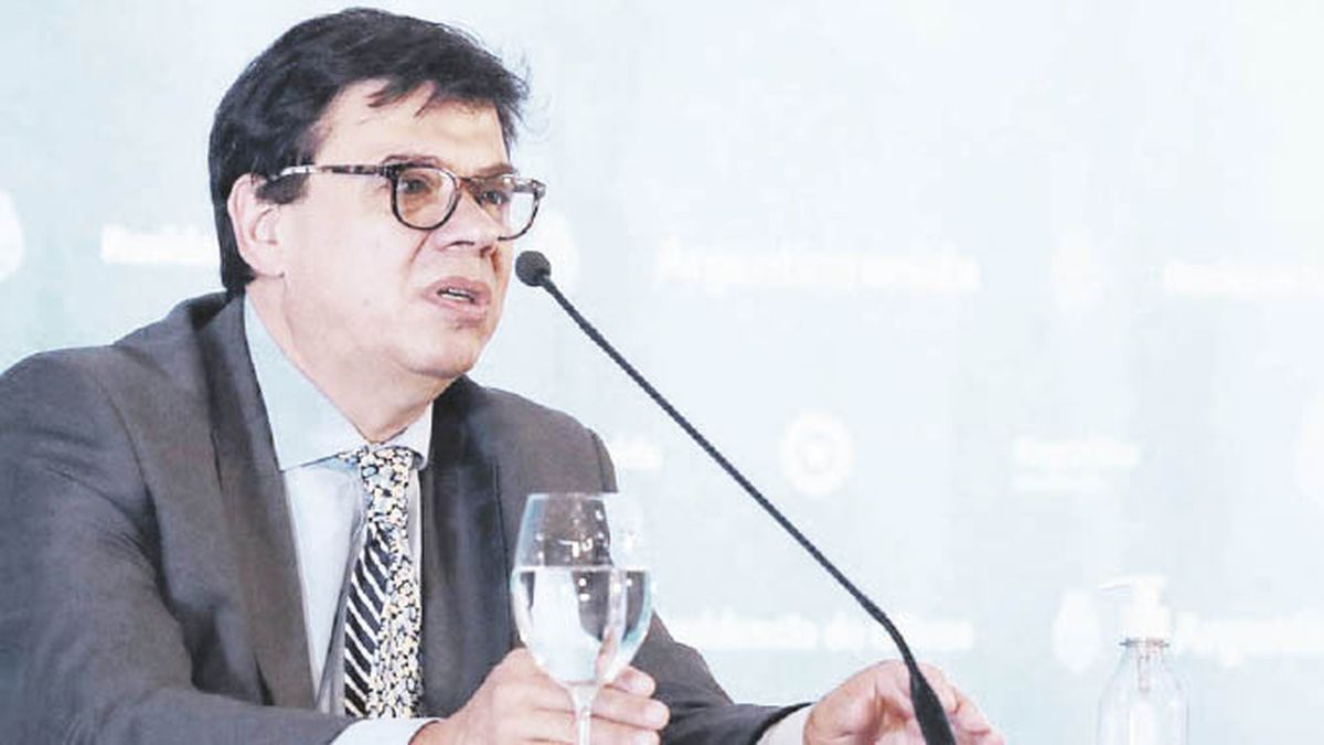 By union request, the Government postponed the call for the Salary Council