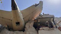 Un avión se estrelló tras despegar en India