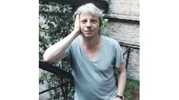 Nacido y formado en la ex RDA, Andreas Dresen cuenta que el primer premio que recibió fue «el del Festival Unica de Mar del Plata 1985. Yo era estudiante, y mandé mi primer corto. Pero el régimen no me dejó venir».
