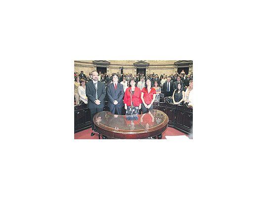 Fernando Iglesias (ARI), Roy Cortina (Socialismo), Vilma Ibarra (Frente para la Victoria) yPatricia Bullrich (ARI) fueron los primeros diputados en jurar por la Capital Federal.