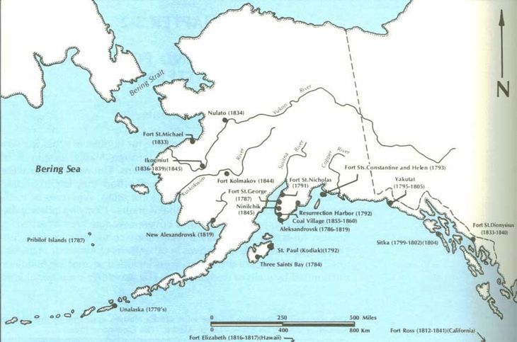 Asentamientos rusos en Alaska antes de la adquisición por los EE.UU. Aun hoy casi la mitad de los 130.000 aborígenes que viven en Alaska profesan la religión Ortodoxa Rusa. Asentamientos rusos en Alaska antes de la adquisición por los EE.UU. Aun hoy casi la mitad de los 130.000 aborígenes que viven en Alaska profesan la religión Ortodoxa Rusa.