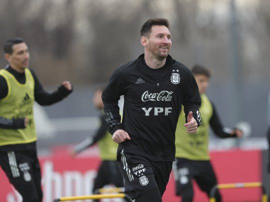 Sonríe el capitán. Lionel Messi y la selección argentina se preparan para un fin de semana decisivo