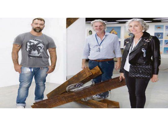 El artista Tulio Pinto, Martín Bernet y Jackie Parisier.