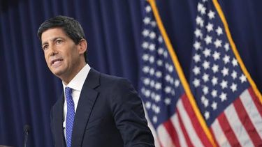 A pesar de la reticencia de Warsh a ser directo sobre el rumbo de la política monetaria, sus colegas en la Fed no compartieron su hermetismo.