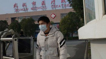 En Wuhan propusieron 14 d&iacute;as m&aacute;s de aislamiento para pacientes recuperados de coronavirus.