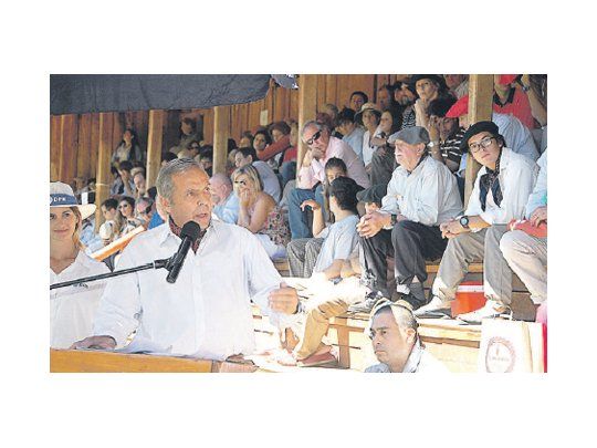 El sector del MPN que lidera Sapag -aquí, en la inauguración de la 73ª Expo Rural del Neuquén- se aseguró 23 de las 35 postulaciones a diputados provinciales. Su hermana, entre los candidatos.