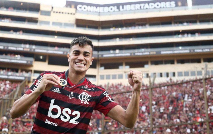 Reinier durante los festejos de la Copa Libertadores que Flamengo le ganó a River en Lima.
