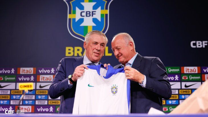 Sus resultados lo llevaron a que la Federación Brasilera de Fútbol lo eligiera para devolverle la gloria a la Selección más grande del mundo. Sus resultados lo llevaron a que la Federación Brasilera de Fútbol lo eligiera para devolverle la gloria a la Selección más grande del mundo.