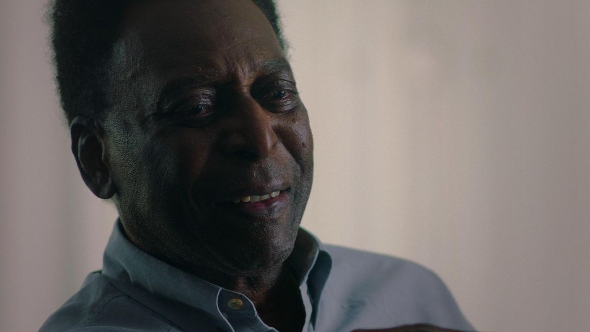 Pelé was discharged after three days of hospitalization