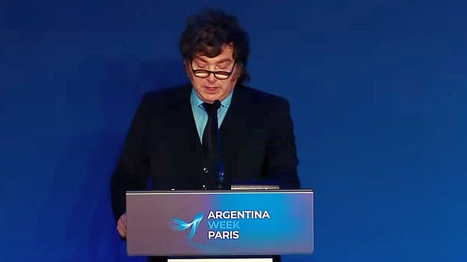 El Presidente encabeza una nutrida comitiva con 13 gobernadores en la ronda de negocios en París.