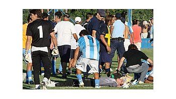 Expulsaron a 16 jugadores de Defensores de Boca.