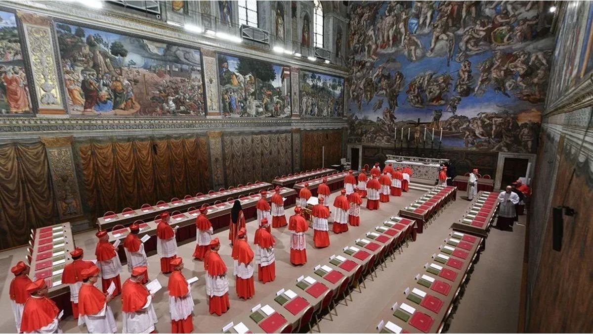 What happens after the white smoke and how is the step by step to proclaim the new Pope