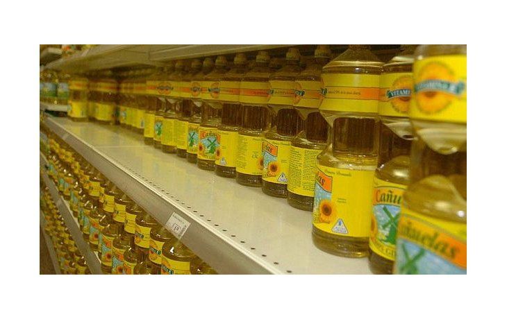 Una botella de un litro y medio de aceite mezcla costará cerca de $ 90