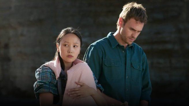 Creada por Tony Ayres, Los sobrevivientes está basada en la novela homónima de Jane Harper. 
