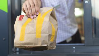 McDonald’s analiza el impacto potencial de las nuevas píldoras GLP-1 para bajar de peso en los hábitos de consumo. McDonald’s analiza el impacto potencial de las nuevas píldoras GLP-1 para bajar de peso en los hábitos de consumo.