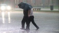 El SMN emitió alertas por tormentas fuertes y granizo que afectan a diez provincias del país.