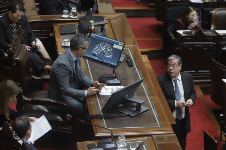 La sesión contó con mucha tensión y debate entre Martín Menem y Germán Martínez.