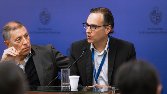 La brusca caída del dólar genera tensión en empresarios y obliga a la acción al Banco Central del Uruguay y al equipo económico.&nbsp;