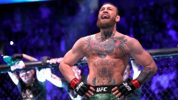 Conor McGregor en el octágono de UFC.