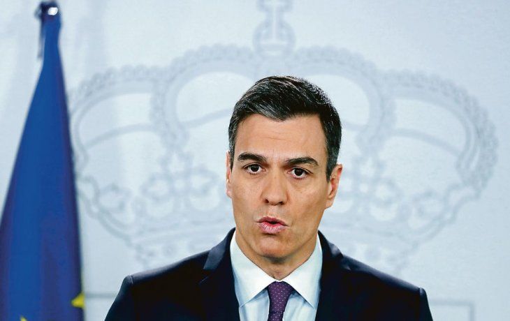 MEDIADOR. El presidente Pedro Sánchez aceptó introducir un relator en el diálogo entre el Gobierno y los partidos catalanes. Sus críticos afirman que eso implica poner en el mismo nivel de legitimidad a ambas partes.