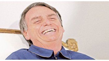 ámbito.com | en modo espera. Jair Bolsonaro alienta a sus seguidores a seguir militando para evitar sorpresas el domingo, pero no duda de su favoritismo.