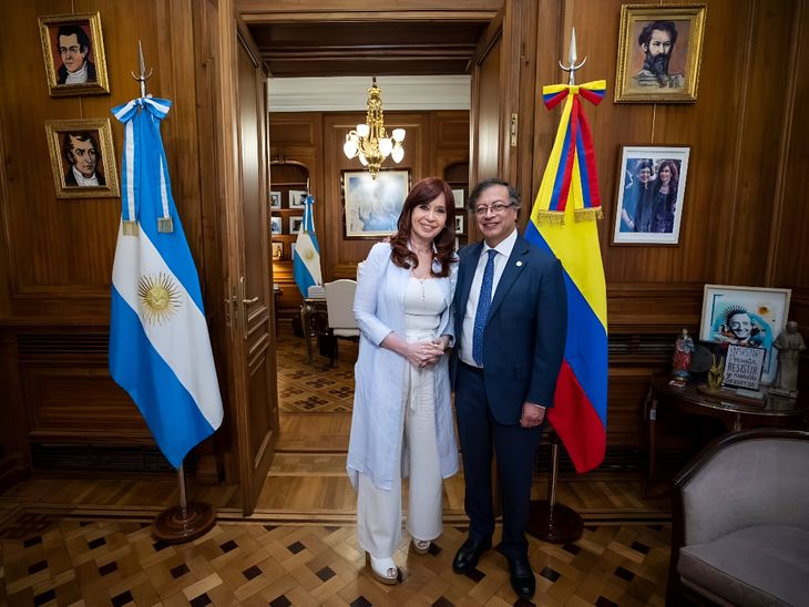 Señaló que el ascenso de las extremas derechas pone en peligro la democracia en América Latina.  