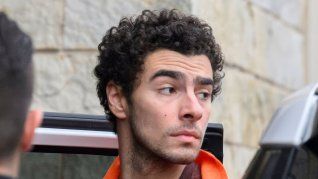 Un hombre intenó liberar a Luigi Mangione y terminó arrestado. Un hombre intenó liberar a Luigi Mangione y terminó arrestado.