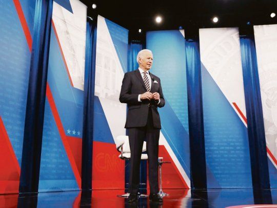 RESPUESTAS. El presidente de EE.UU. Joe Biden participó de un encuentro con ciudadanos organizado por la CNN.