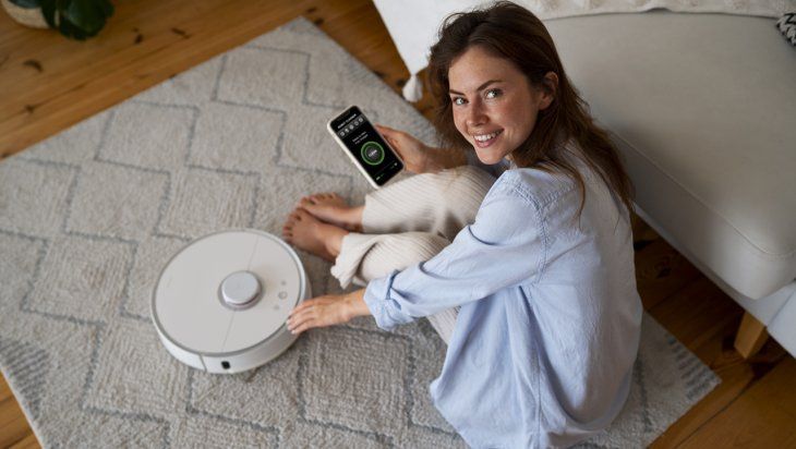 Los dispositivos inteligentes pueden funcionar para facilitar las tareas del hogar.