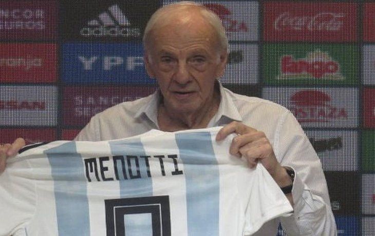 Detuvieron a un hijo de Menotti cuando estaba por salir del país
