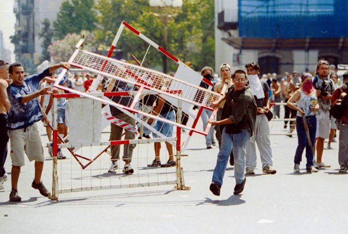 Ámbito expone sus archivos de 2001