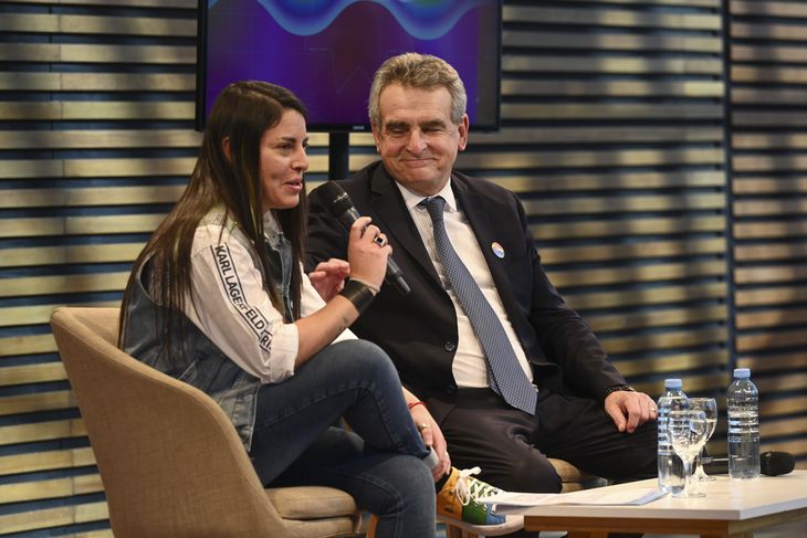 Ayelén Mazzina con Agustín Rossi. Ayelén Mazzina con Agustín Rossi.
