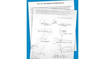 Facsímil del documento con reclamos por fondos firmado por gobernadores.