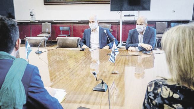 Turismo. Horacio Rodríguez Larreta también ayer viajó a Montevideo. Se reunió con el intendente Federico Graña. Se comprometieron a profundizar intercambios culturales y promoción turística entre los destinos.