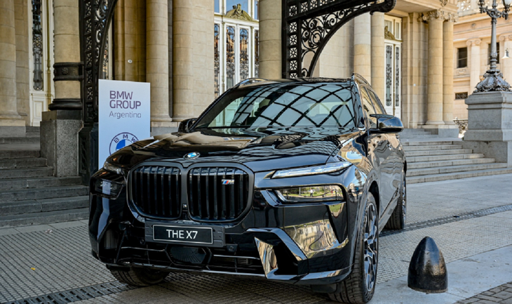 The new BMW X7, top of the range of BMW SAVs in Argentina, accompanied the 5 Series in Colón The new BMW X7, top of the range of BMW SAVs in Argentina, accompanied the 5 Series in Colón