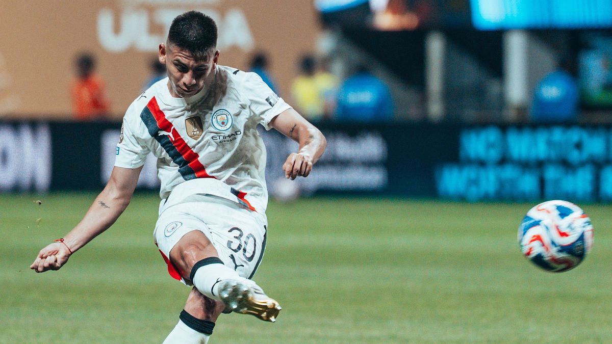 No place in Manchester City, Claudio Echeverri seeks a change and Rome appears in his future