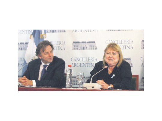 PAÍSES BAJOS. La canciller Susana Malcorra recibió ayer al ministro Albert Gerard Koenders.