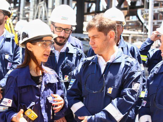 Kicillof visitó una refinería en Campana