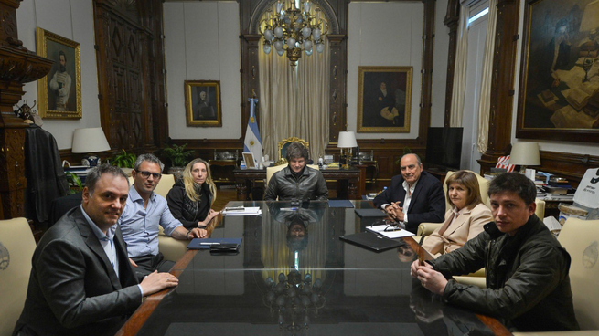 Javier Milei reunirá a la mesa política antes de viajar a Córdoba.