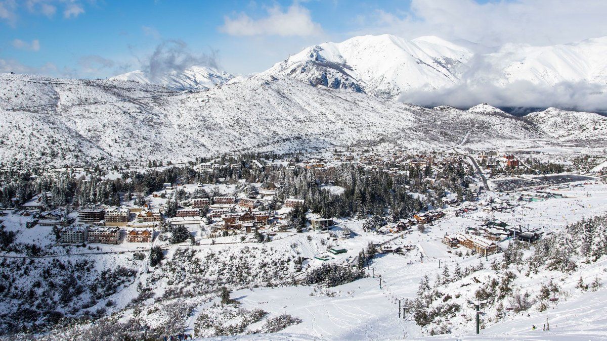 Cuánto sale esquiar en Bariloche en 2026: precios del ascenso, ropa y equipo