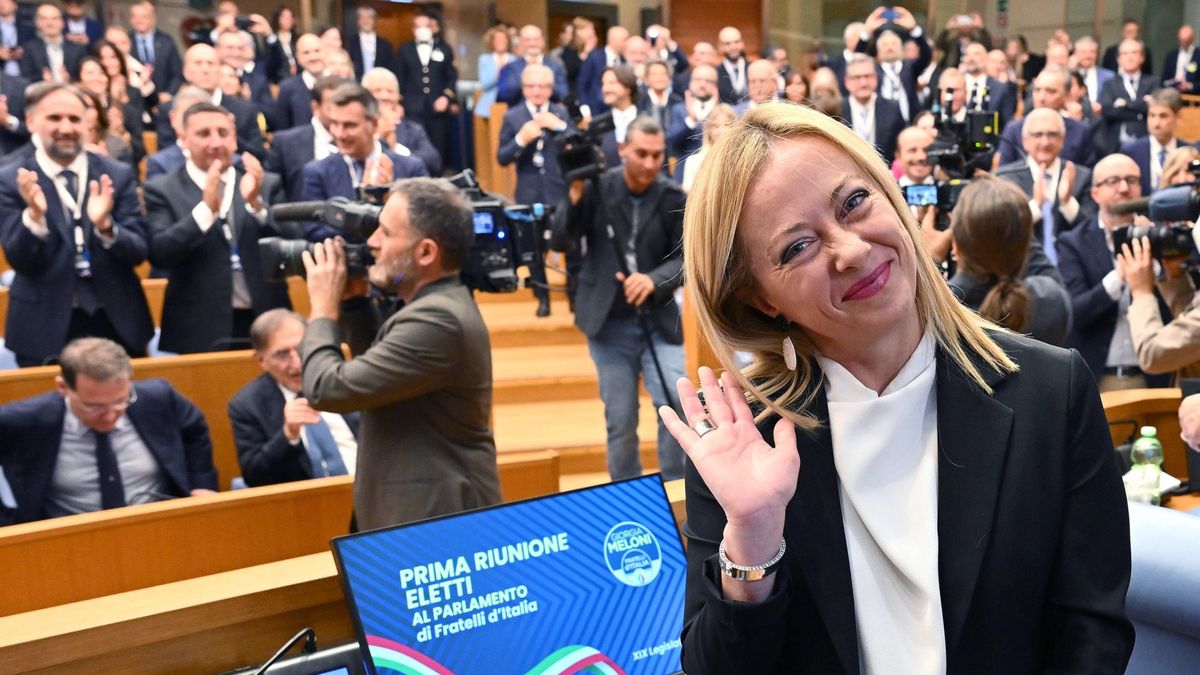 Juró el gobierno de la ultraderechista Meloni en Italia