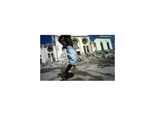 Miles de haitianos desplazados decidieron buscar refugio fuera de Puerto Príncipe.