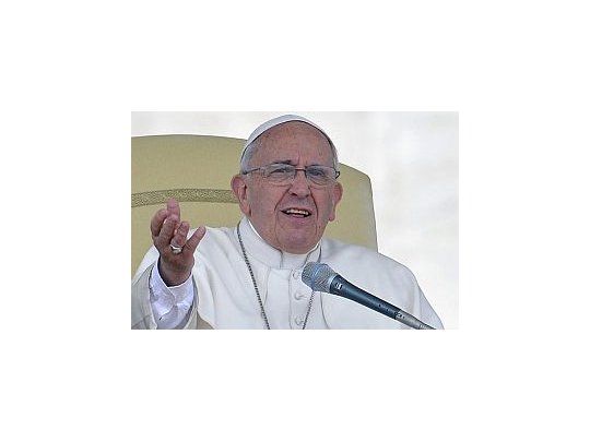 Revelan que el Papa visitó a funcionaria de EEUU que se opuso a casamientos gay
